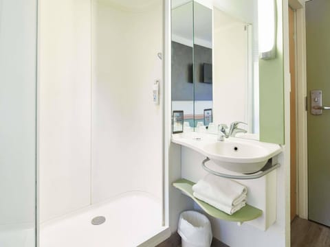 Double Room | In-room safe, desk, soundproofing, free cribs/infant beds