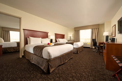 Family Suite | Premium bedding, pillowtop beds, desk, laptop workspace