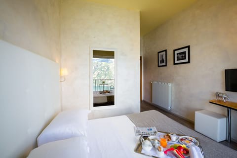 1 bedroom, in-room safe, desk, soundproofing