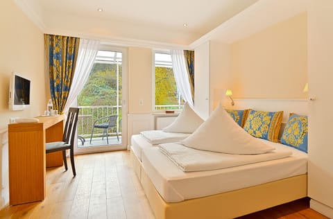 Comfort Double Room | In-room safe, free WiFi, bed sheets