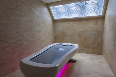 Sauna, spa tub, steam room, body treatments, hydrotherapy, body wraps