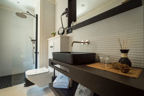 Superior Double Room, Terrace (Old town view) | Bathroom | Shower, rainfall showerhead, free toiletries, hair dryer