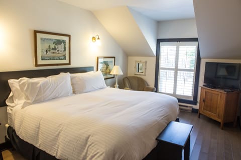 Carriage House Room #11 | Frette Italian sheets, premium bedding, down comforters, pillowtop beds