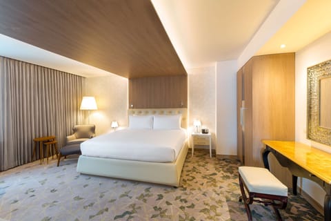 Presidential Room, 1 Bedroom | Egyptian cotton sheets, premium bedding, in-room safe