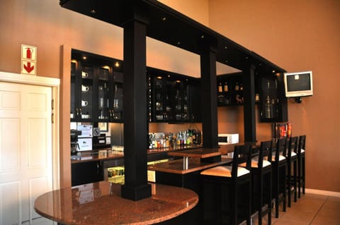 Breakfast, lunch, dinner served; international cuisine 