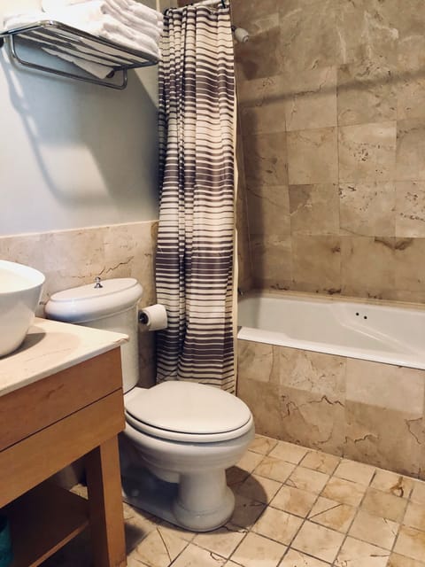 Double Room, 1 Queen Bed, Bay View | Bathroom | Hair dryer, towels, soap, shampoo