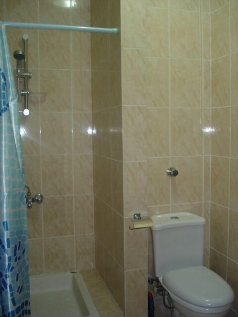 Apartment, 1 Bedroom | Bathroom | Shower, free toiletries