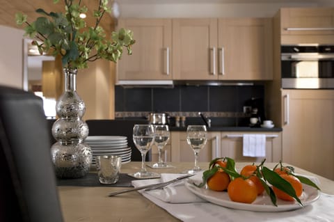 Apartment, 3 Bedrooms | Private kitchen | Fridge, microwave, oven, stovetop