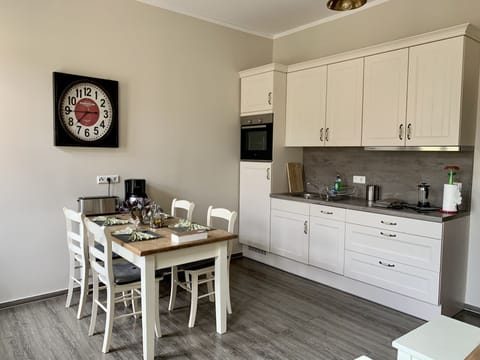 Deluxe Apartment, 2 Bedrooms (Maisonette) | Private kitchen | Full-size fridge, microwave, oven, stovetop