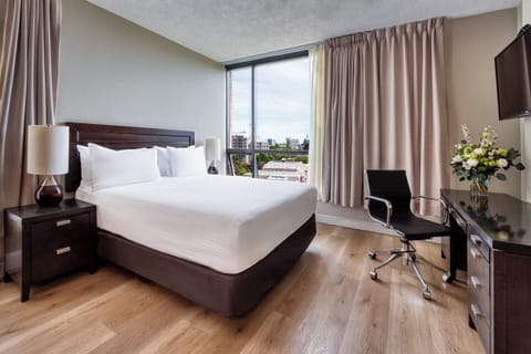 Basic Studio Suite, 1 Queen Bed | 2 bedrooms, premium bedding, down comforters, Tempur-Pedic beds