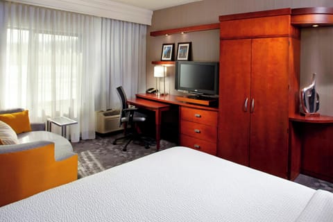 Premium bedding, pillowtop beds, in-room safe, desk