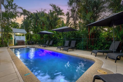 Outdoor pool, pool umbrellas, sun loungers