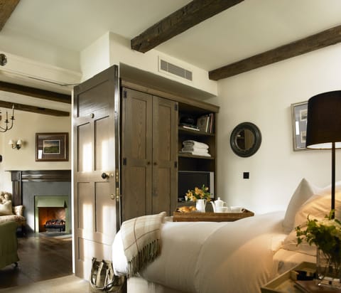Premier Suite, 1 Bedroom, Courtyard View | 1 bedroom, Egyptian cotton sheets, premium bedding, in-room safe