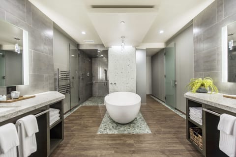 Executive Suite | Bathroom | Designer toiletries, hair dryer, bathrobes, towels