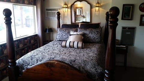 Yellowstone | Individually decorated, free WiFi, bed sheets