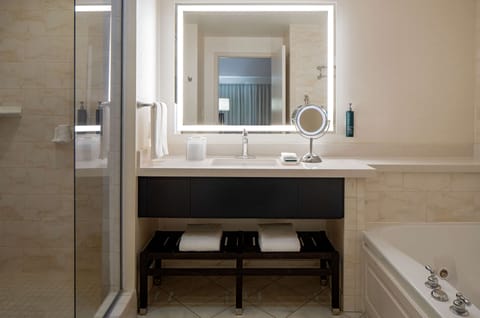 Presidential Suite, 1 King Bed | Bathroom | Free toiletries, hair dryer, towels, soap