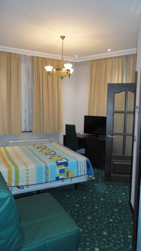 Minibar, in-room safe, desk, soundproofing