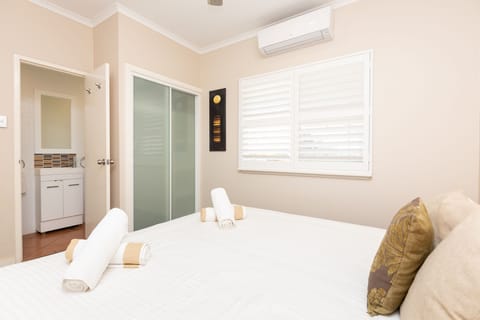 Bungalow, 3 Bedrooms | 1 bedroom, premium bedding, in-room safe, desk