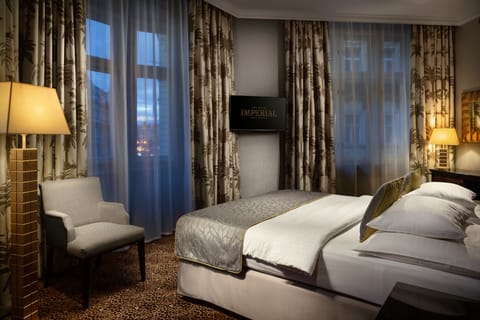 Junior Suite | Premium bedding, Select Comfort beds, in-room safe, desk