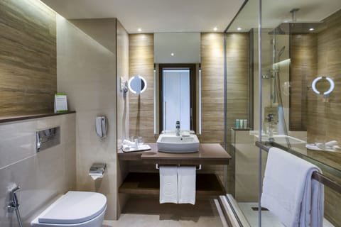 Suite, Terrace, Garden View | Bathroom | Shower, rainfall showerhead, free toiletries, hair dryer