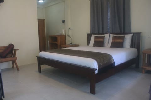 Deluxe Bungalow with Pool View | Minibar, desk, free WiFi, bed sheets