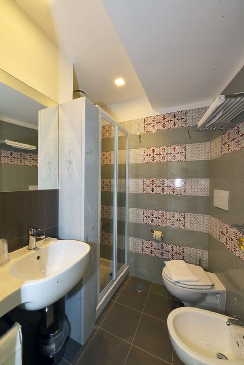 Double or Twin Room, Balcony | Bathroom | Free toiletries, hair dryer, bidet, towels