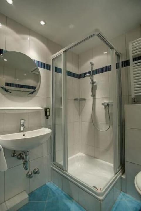Design Double Room | Bathroom | Hair dryer, towels