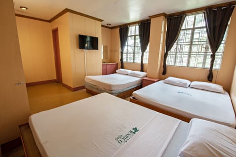 Standard Room (for 6) | Free WiFi