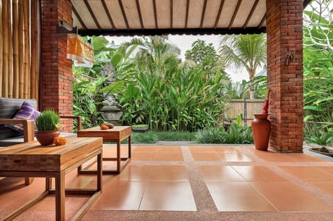 One-Bedroom Villa with Tranquil Garden View | Terrace/patio