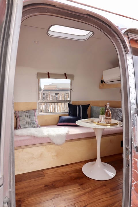 Velma Airstream | Premium bedding, blackout drapes, free WiFi, bed sheets