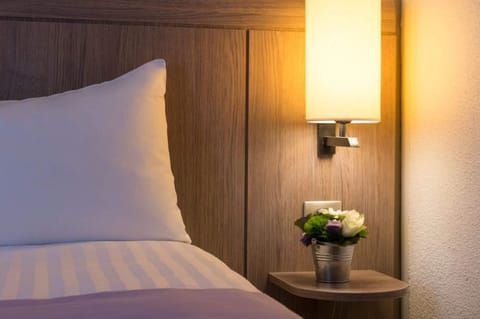 Desk, free cribs/infant beds, free WiFi, bed sheets