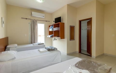 Standard Triple Room | Minibar, free WiFi, bed sheets