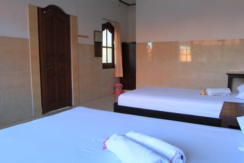 Family Double or Twin Room | Desk, free WiFi