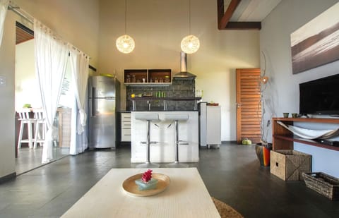 Deluxe Room | Private kitchen | Fridge, oven, stovetop, dishwasher