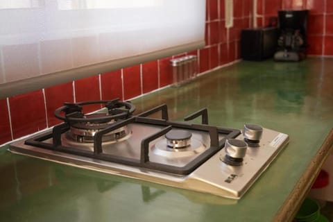 Junior Studio Suite | Private kitchen | Reusable coffee/tea filters, dining tables