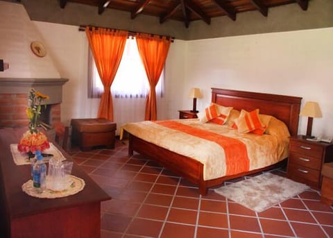 Exclusive Suite, 1 King Bed, Courtyard View | Premium bedding, minibar, in-room safe, desk