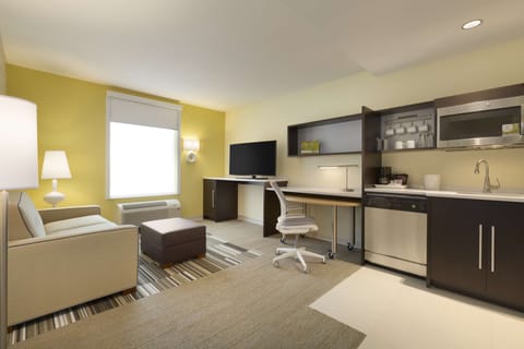 Suite, 1 Queen Bed, Accessible, Non Smoking (Hearing) | In-room safe, desk, laptop workspace, blackout drapes