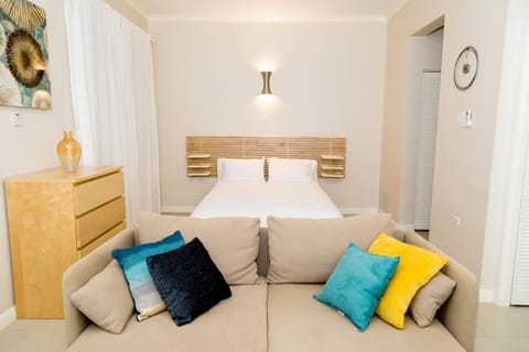 Superior Apartment, 1 Bedroom, Ensuite | 1 bedroom, Egyptian cotton sheets, in-room safe, individually decorated
