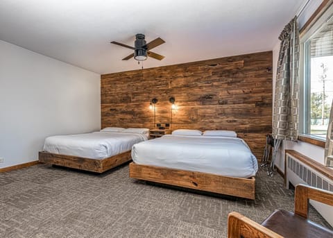 Comfort Room, 2 Queen Beds | Hypo-allergenic bedding, desk, free WiFi, bed sheets