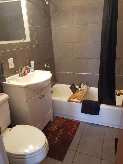Family House, 2 Bedrooms, Kitchen | Bathroom | Free toiletries, hair dryer, towels, soap