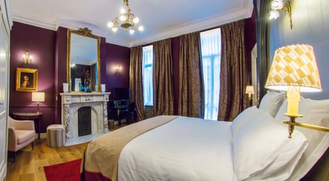 Superior Double Room, Ensuite, City View (LOUISE -NAPOLEON III) | Premium bedding, pillowtop beds, in-room safe, individually decorated