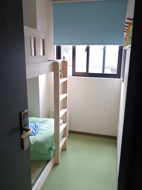 Double Room (Bunk bed) | Soundproofing, free WiFi, bed sheets