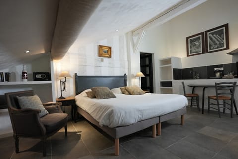 Junior Suite | Premium bedding, in-room safe, individually decorated