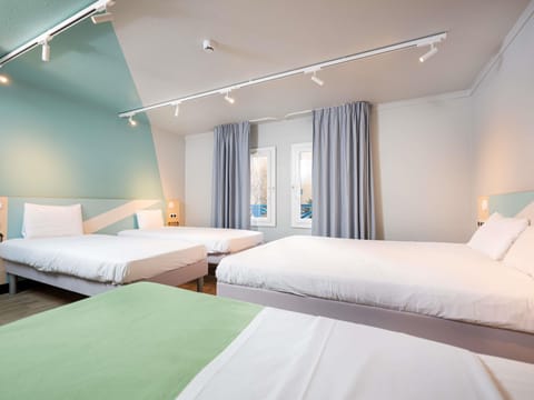 1 bedroom, desk, soundproofing, free WiFi