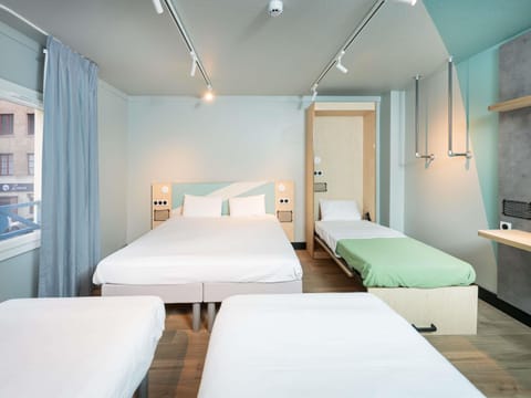 1 bedroom, desk, soundproofing, free WiFi