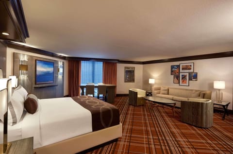 Tower Suite | Premium bedding, pillowtop beds, in-room safe, desk