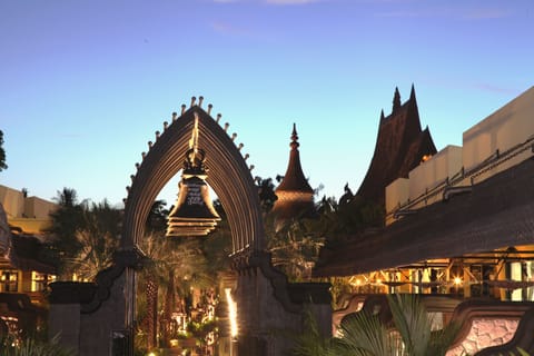 Cabana Suite Pool Access | Balcony view