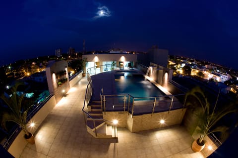 Outdoor pool, sun loungers