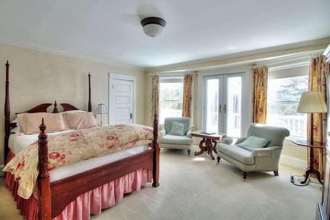 Standard Room, 1 Queen Bed, Non Smoking (English Country) | Premium bedding, down comforters, individually decorated