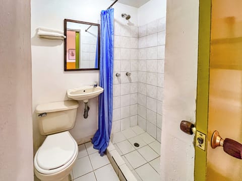 Standard Single Room | Bathroom | Shower, towels